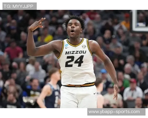 阿德尔曼称爱德华兹具科比特质有望成为顶级球员