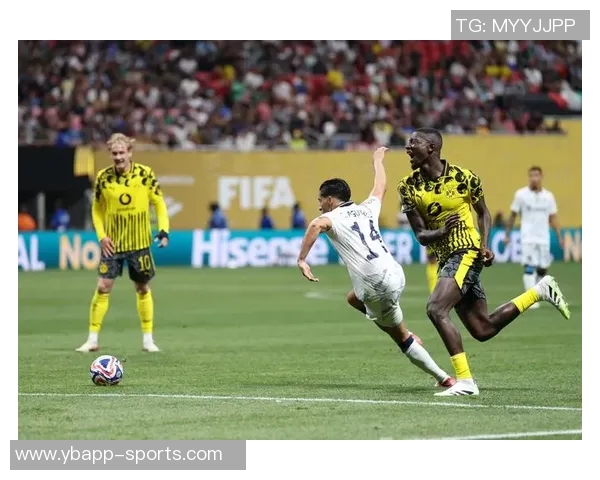 多特蒙德考虑引援前锋应对吉拉西进球荒但薪资压力成难题